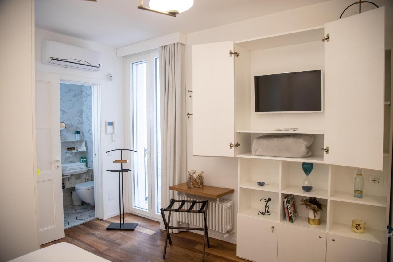 Enjoy Boutique Rooms Монополи Екстериор снимка