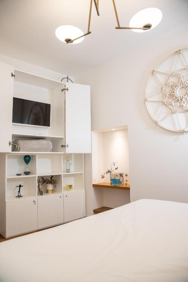 Enjoy Boutique Rooms Монополи Екстериор снимка